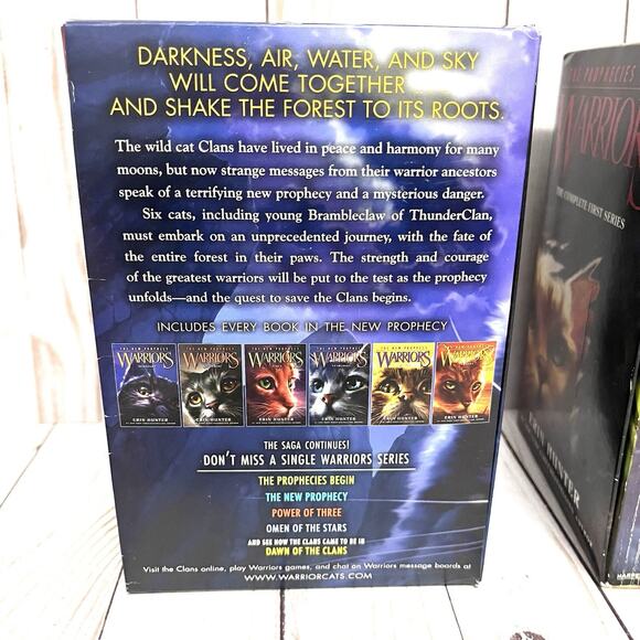 Warriors: The New Prophecy Box Set: Volumes 1 to 6: The Complete Second Series - Picture 4 of 5